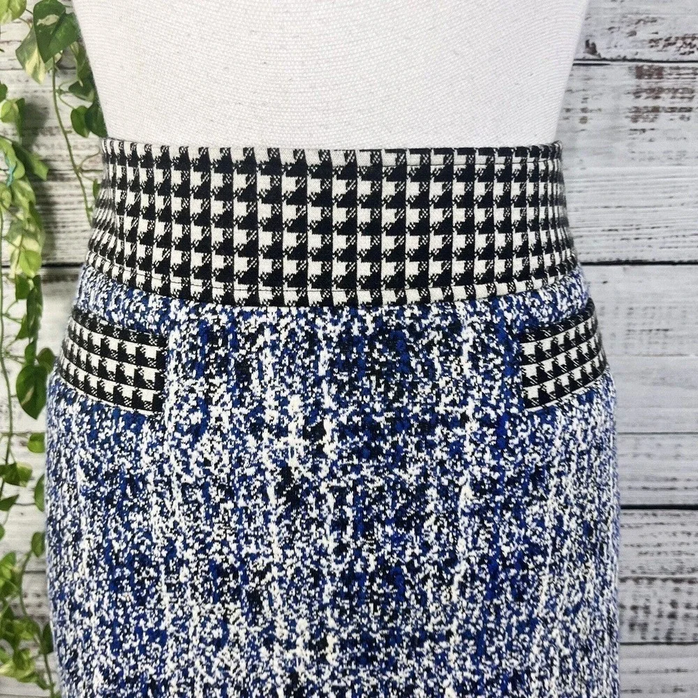 Cabi Skirt size 6 Black Hounds Tooth Blue Ponte Knit Pockets Knee A Line Stretch - Picture 4 of 11